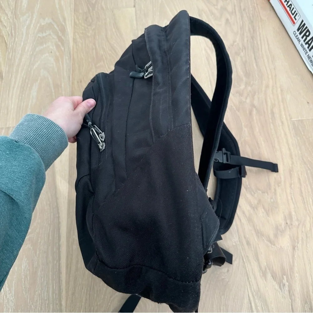 North Face Vault Black Backpack School Hiking Outdoors Travel Pockets Laptop